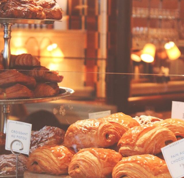 4 Chain Bakeries That Offer the Freshest Baked Goods