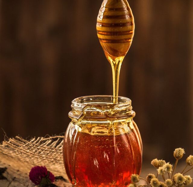 6 Health Benefits of Honey