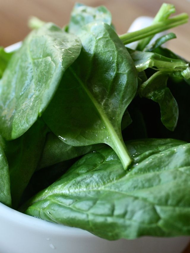 Reasons to Minimize Spinach Intake